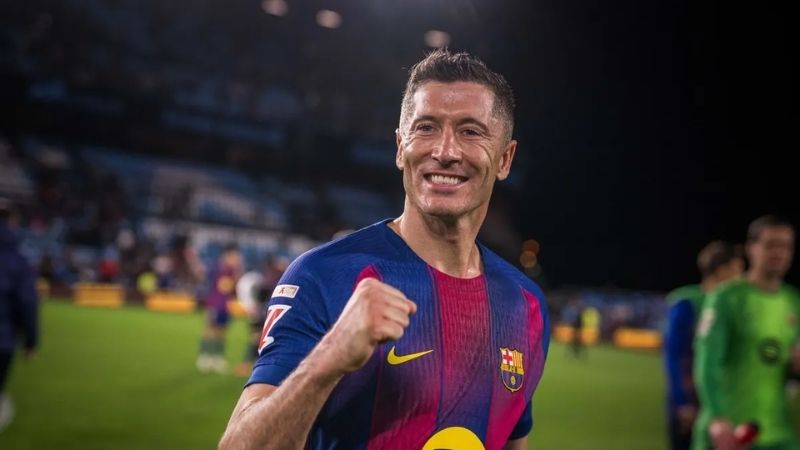 Robert Lewandowski là tiền đạo tiêu biểu của thế hệ hiện đại, ghi 105 bàn tại Champions League (UEFA).