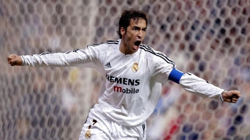 Raúl González ghi 71 bàn tại Champions League (UEFA), từng là chân sút số một lịch sử giải đấu trước khi bị Messi và Ronaldo vượt qua.