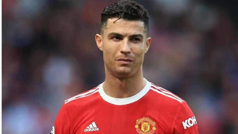 Ronaldo trở lại Manchester United, thể hiện đẳng cấp nhưng rời CLB sớm do bất đồng với HLV.