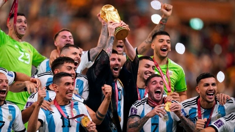 Argentina là đội bóng Nam Mỹ nổi tiếng với những huyền thoại như Maradona và Messi.