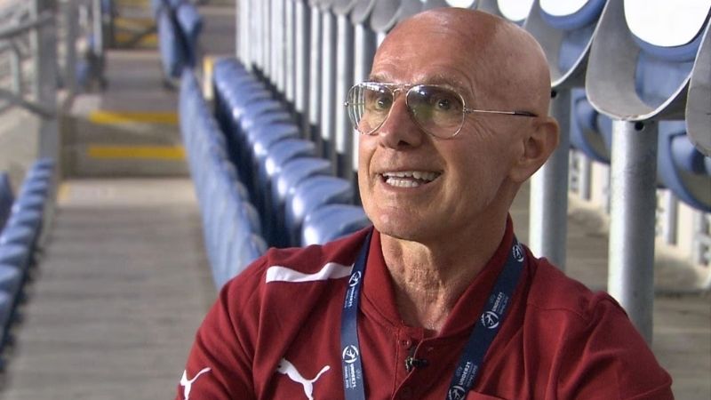 Arrigo Sacchi: Bậc thầy pressing và phòng ngự khu vực, cách mạng hóa chiến thuật CLB AC Milan.