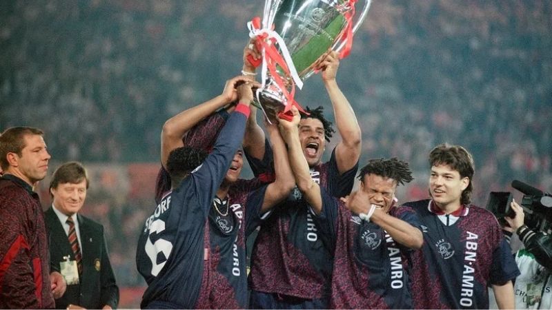 Hà Lan nổi bật ở Champions League nhờ triết lý “Total Football” giàu sáng tạo.