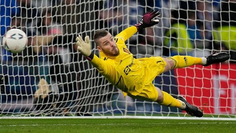 Thủ môn phản xạ, dùng tay trong cấm địa, cứu thua quyết định tỷ số và ảnh hưởng kèo.