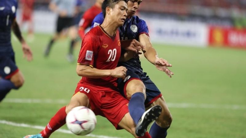 Việt Nam vượt Philippines 4–2 sau hai lượt, hiên ngang vào chung kết AFF Cup 2018.