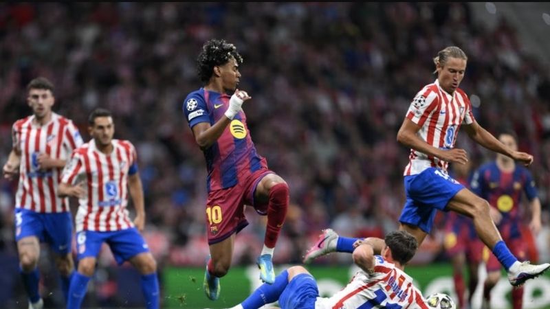 Yamal và Torres giúp Barca dẫn 2-0, nhưng Lookman nhanh chóng rút ngắn tỷ số 1-2.