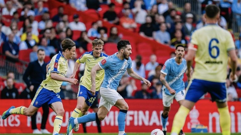 Khoảng cách giữa Man City và Arsenal đã thu hẹp đáng kể