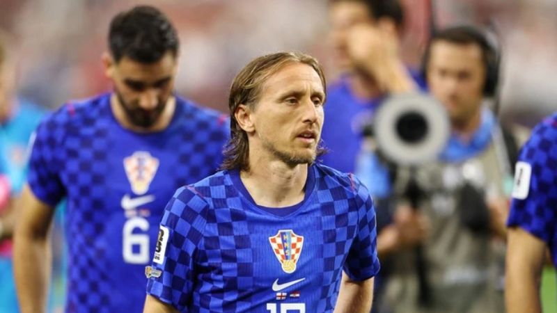 Modric rời sân ở phút 58 trong sự xúc động của cổ động viên Croatia tại World Cup.