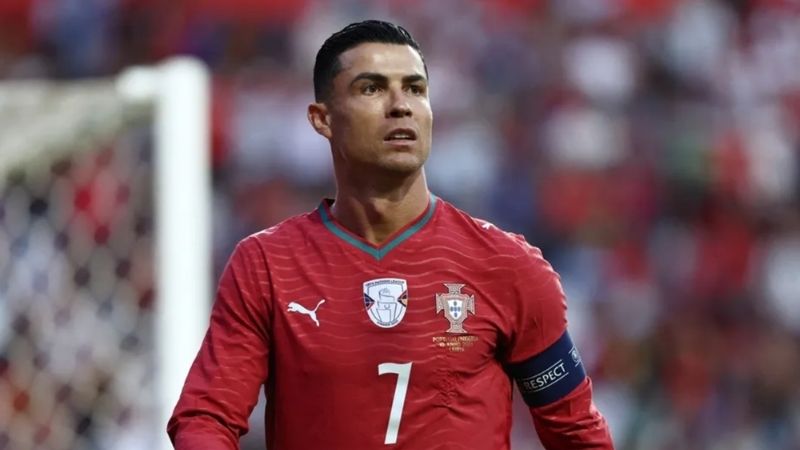Ramos thay Ronaldo ở phút 65 khiến ESPN mở tranh luận về suất đá chính của CR7.